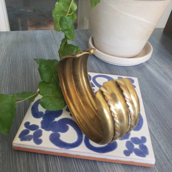 Vintage 1960s brass gold silver tone cuff bracelet - Picture 4 of 4